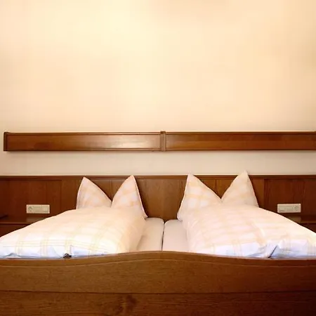 Gastehaus Daum Guest house Fuegen