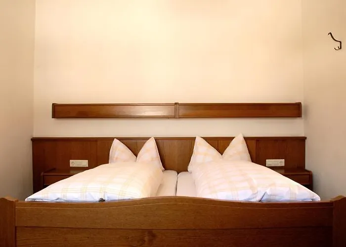 Gastehaus Daum Guest house Fuegen